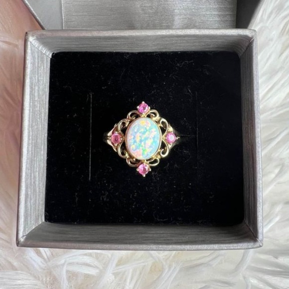 10k Yellow Gold w/ Opal & Topaz - Picture 1 of 3